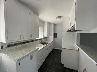 6830 Woodley Ave APT 9, Van Nuys, CA 91406