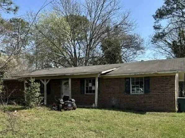 111 Fairlane Dr, Eufaula, AL 36027