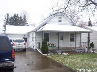 106 Oak Dr, North Syracuse, NY 13212