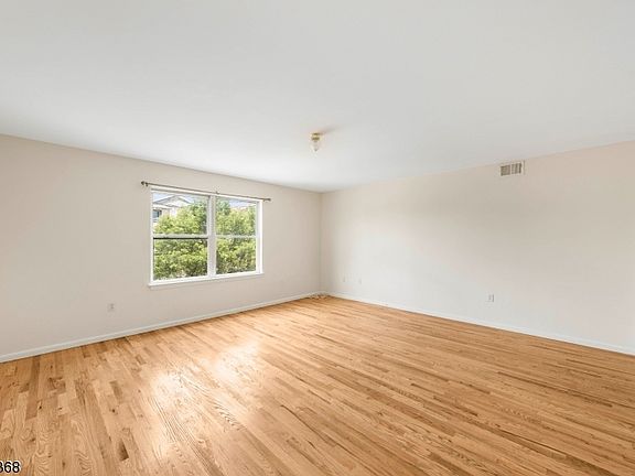 5th image of 515 Irvine Turner Blvd Floor 1