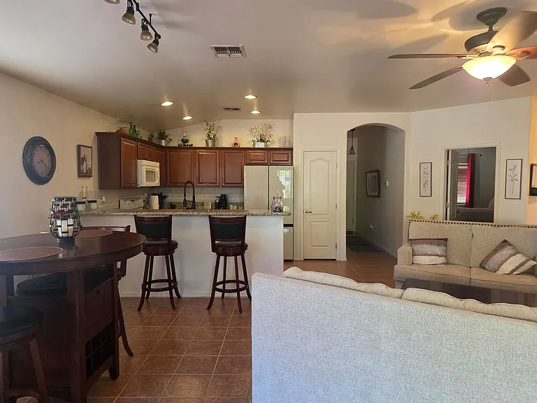 2450 Highland Trl — Photo 9