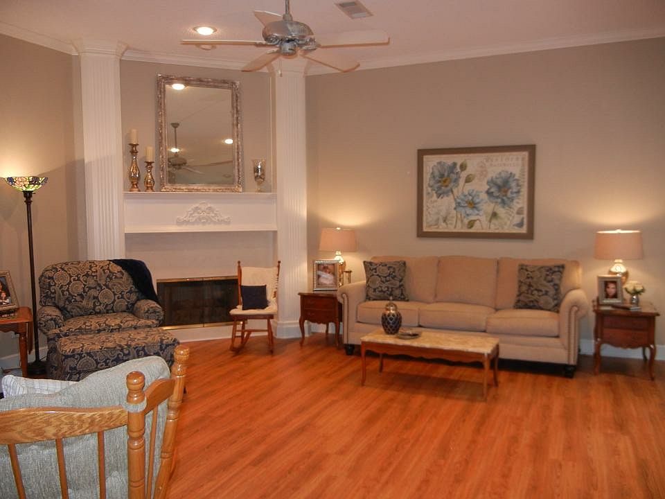 2nd image of 119 Fannin Ave