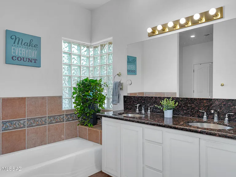 221 Paseo Tamex — Photo 30