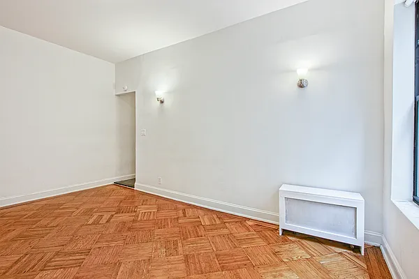 Rented by Douglas Elliman | media 24