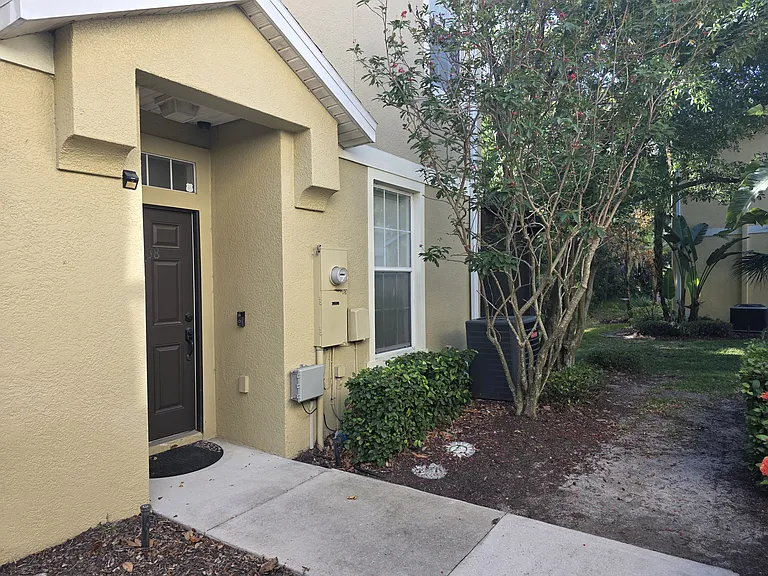 6738 Breezy Palm Dr — Photo 17