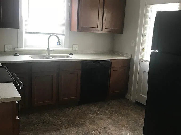 2444 Deming Ave — Photo 2