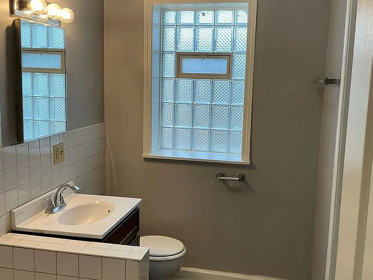 8004 S Evans Ave — Photo 4