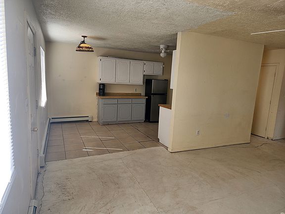 4th image of 715 Iron St