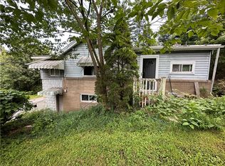 7051 Pleasant Valley Rd, Irwin, PA 15642