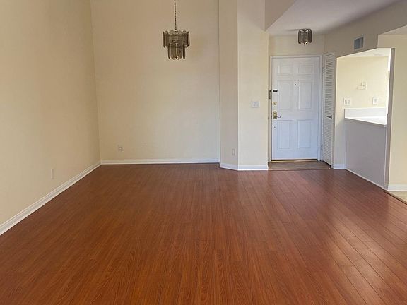 5th image of 435 E Valencia Ave APT 305