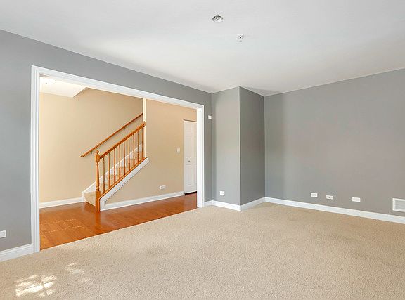 3rd image of 120 S Myrtle Ave