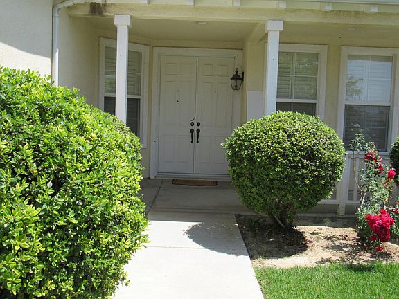 2nd image of 1004 Poplar Ct