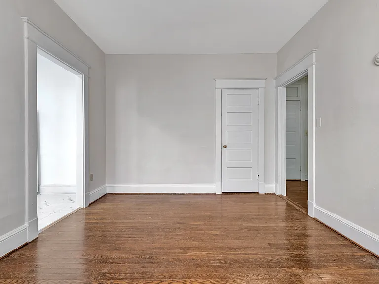 221 Constitution Ave NE #22 — Photo 3