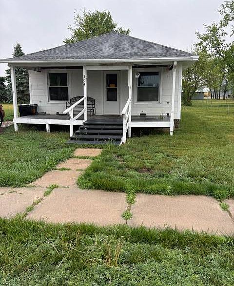 1st image of 304 W 1st St