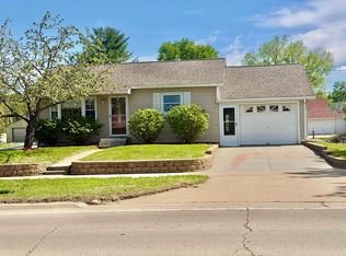 716 Viaduct Rd, Savanna, IL 61074