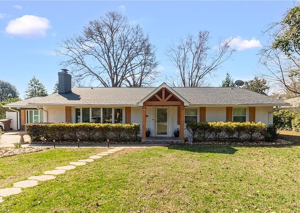 1st image of 3917 W Friendly Ave