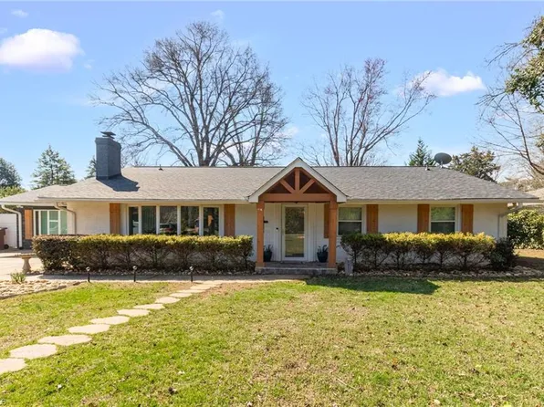 3917 W Friendly Ave, Greensboro, NC 27410
