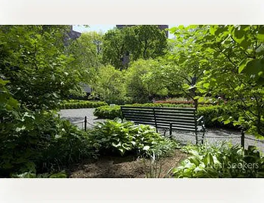 Sold by Nest Seekers International | media 22