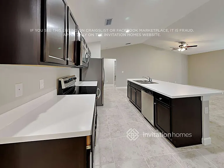 558 Oldenberg St SW — Photo 9