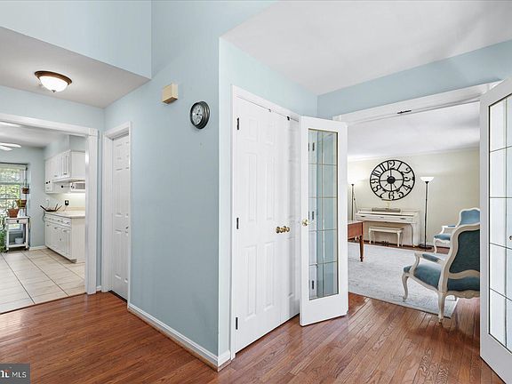5th image of 32 Cathedral Ln