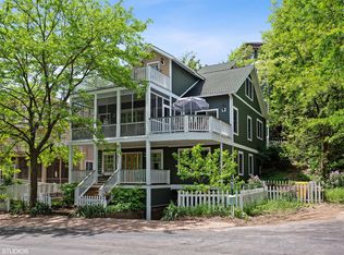 101 Beachwalk Ln, Michigan City, IN