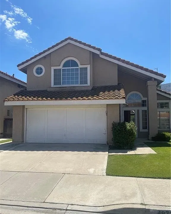 4873 Moon Crest Dr