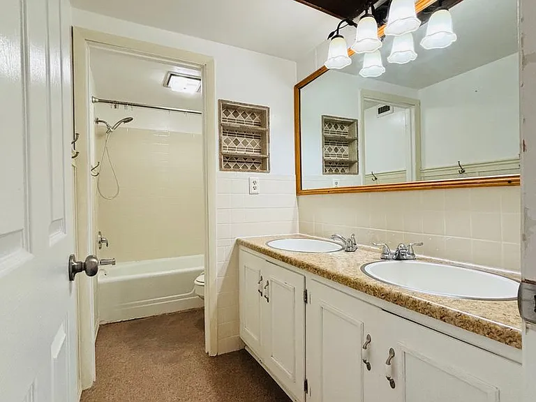 904 Brightwood Manor Dr #4 — Photo 3