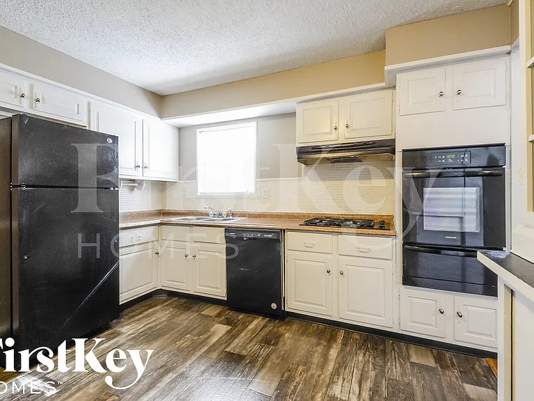 6176 Silver Fox Dr — Photo 5