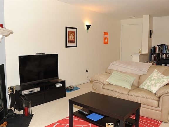 4th image of 6907 Victoria Dr Unit F