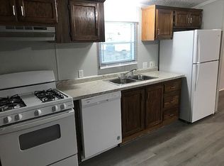 815 W Douglas Rd #32, Mishawaka, IN 46545