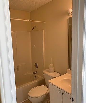 4th image of 8812 Clifton Meadow Dr