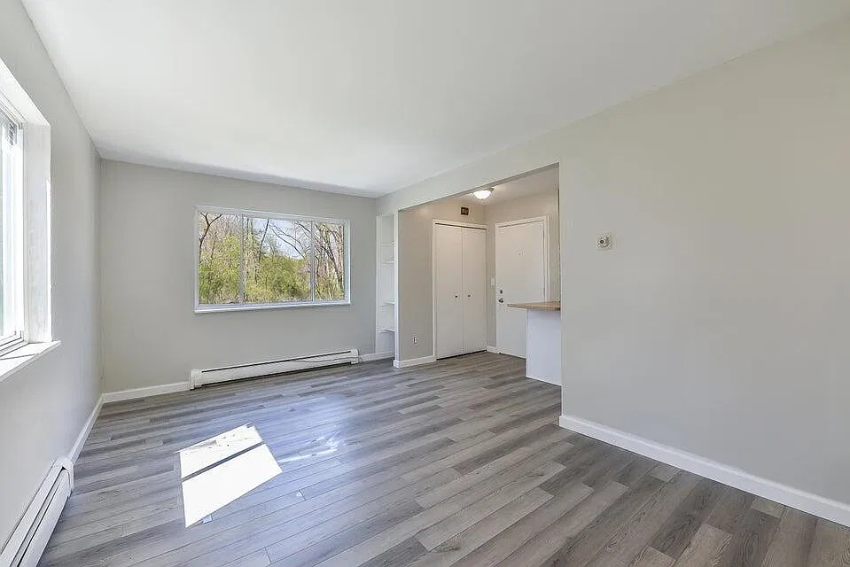 2 bed, 1.0 bath, 800 sqft, $1,350 — Photo 4