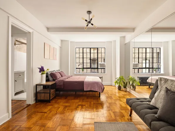 140 East 40th Street image 1 of 9