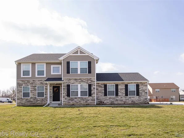 7340 Westminster Cir, Grand Blanc, MI 48439