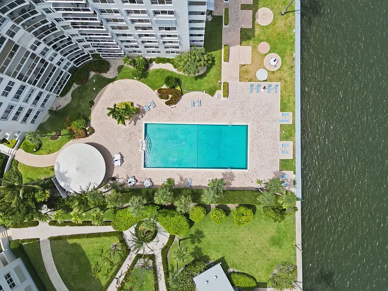 2800 N Flagler Dr #410 — Photo 30