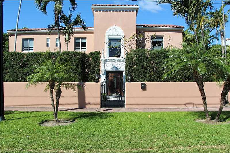 La Gorce CC Golf Course Residence