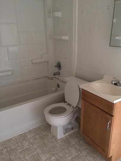 2nd image of 75 Creswell Dr NE
