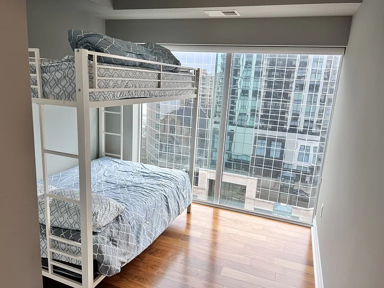 505 Talbot St — Photo 11