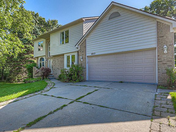 3rd image of 6012 Jennifer Cres