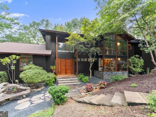 85 Grogans Lndg, Sandy Springs, GA 30350