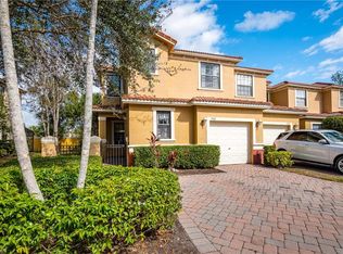 7584 Bristol Cir, Naples, FL 34120