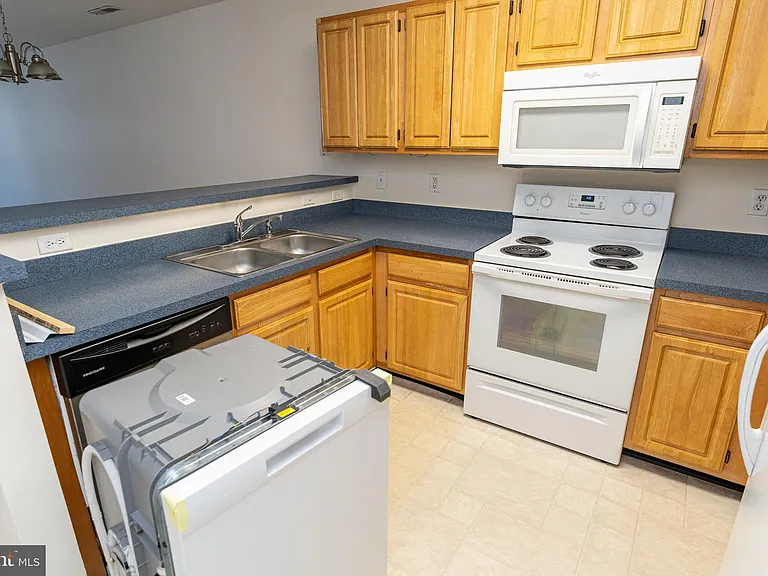 3500 Sanibel Cir #3516 — Photo 20
