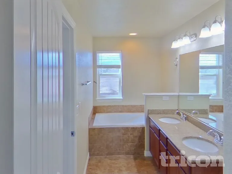 9766 Silver Stirrup Dr — Photo 10