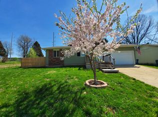 1102 S Craig Ave, Springfield, MO 65804