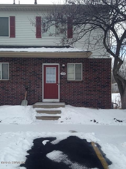 1st image of 154 Carriage Ln SW