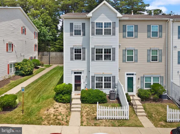 8049 Brookstone Ct, Severn, MD 21144