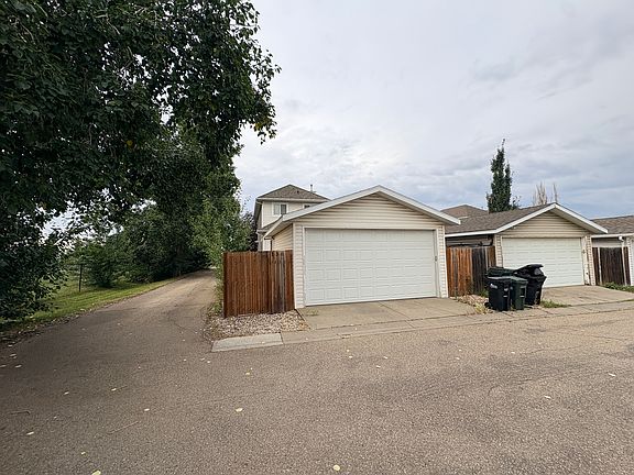 2nd image of 136 Bothwell Pl