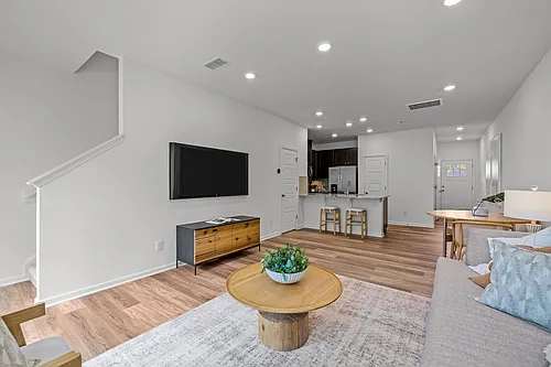 2105 Rockface Way Photo 1
