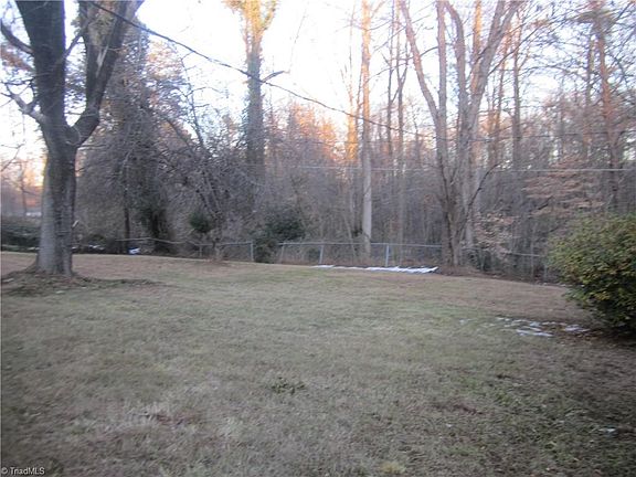 5th image of 1600 Woodridge Ave