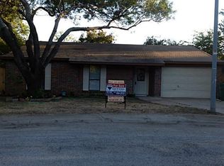 5300 Kings Manor Dr, Lake Dallas, TX 75065